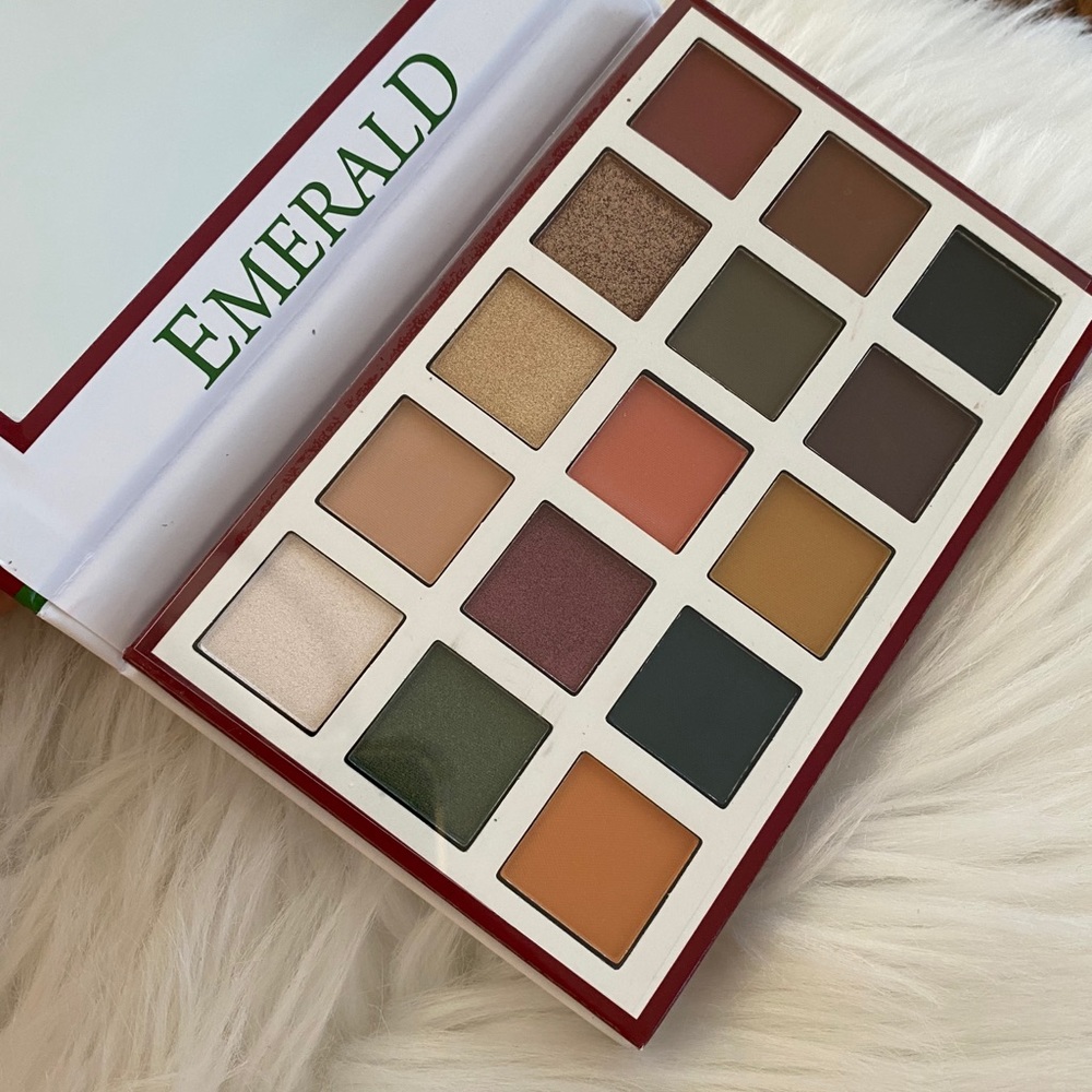 Emerald by beauty creations eyeshadow palette - Picture 2 of 5